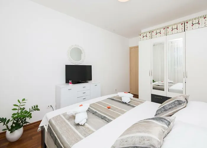 Beautiful New Apartment Bubli